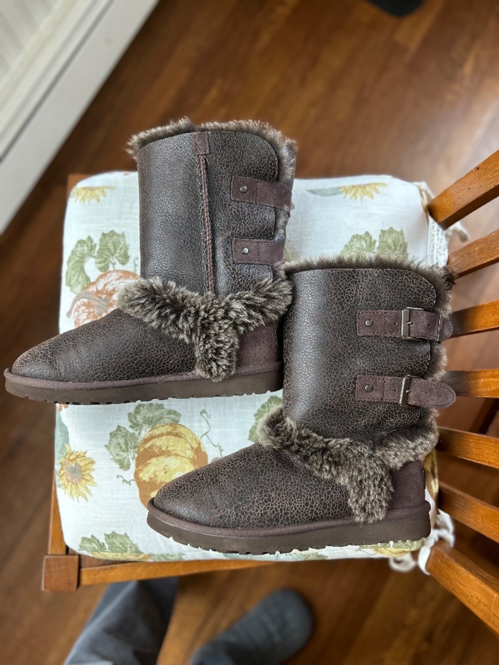Ugg Women’s Skylah Brown Leather Bomber Shelling Winter Boot Size Us 8